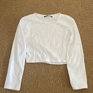 worn once/ basic white long sleeve/ can be worn in warm and cooler weathers